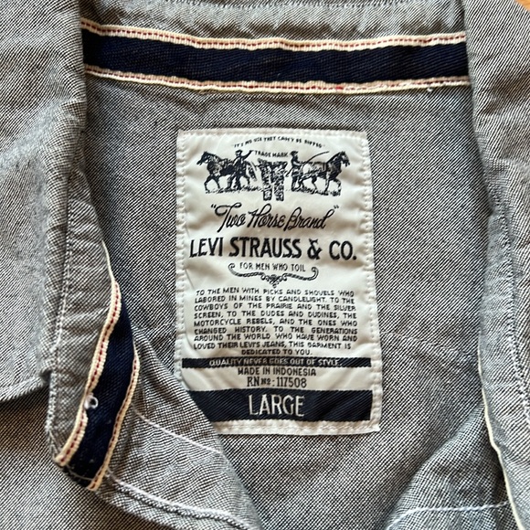 Levi Strauss & Co- Button Down, Mens Large - Picture 3 of 6